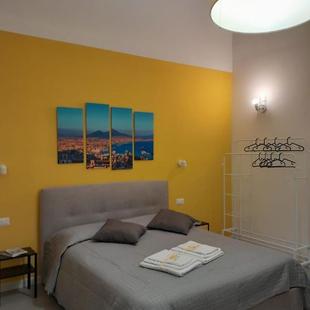 Monteoliveto 5 Bed & Breakfast เนเปิลส์ ภายนอก รูปภาพ