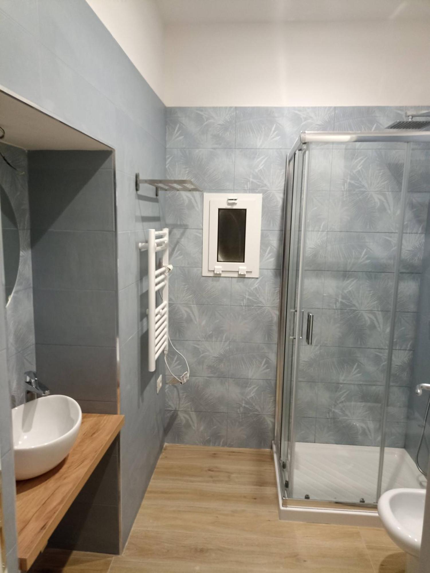 Monteoliveto 5 Bed & Breakfast เนเปิลส์ ภายนอก รูปภาพ